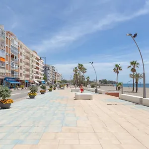 Enjoy At Our Fully Equipped 2br Town House, Beach- 1min Сasa de vacaciones Estepona